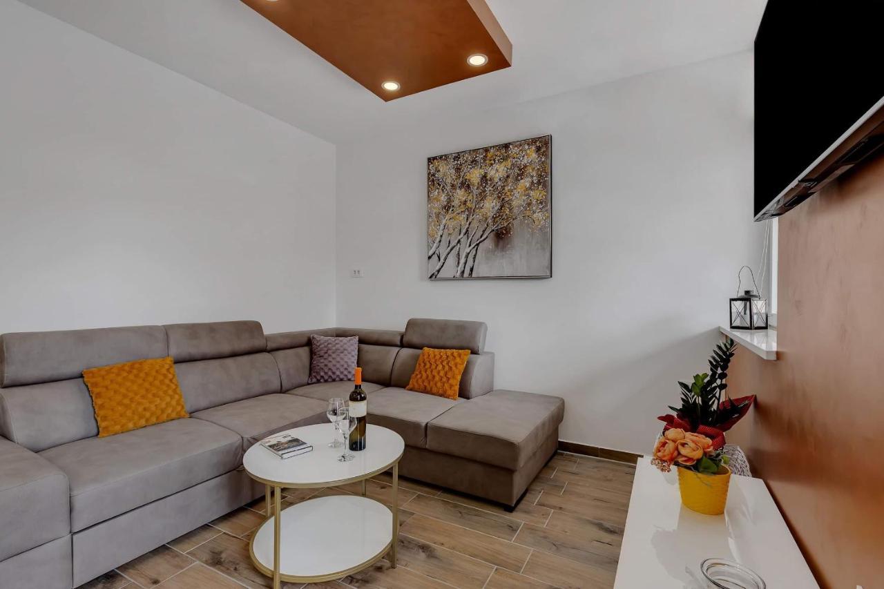 Apartman Meri Makarska Exteriör bild